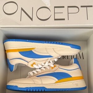 NWT Oncept Preston Blue and Cream leather sneakers